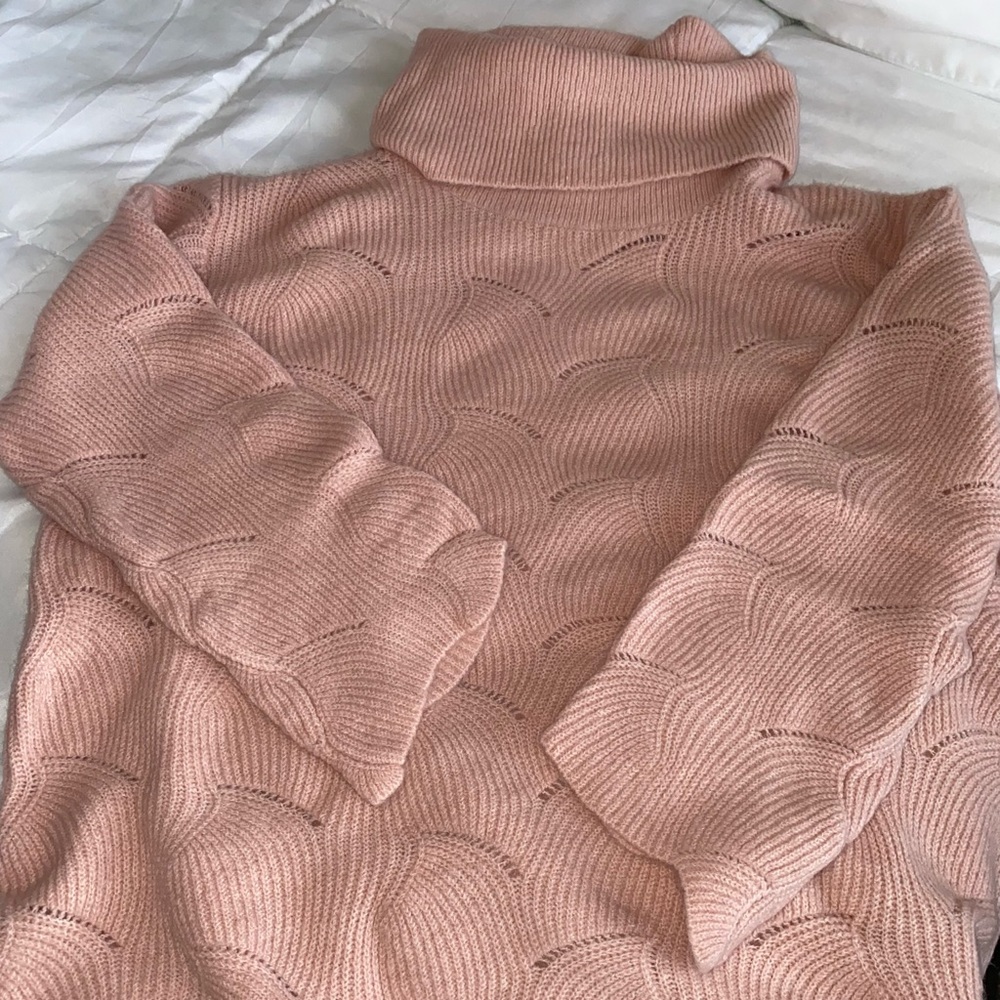 Blush pink scallop edge 3/4 sleeve new with tags sweater (Nordstrom)
